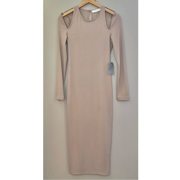 NWT ASTR The Label Long Sleeve Shoulder Cut Out Ribbed Sweater Dress - Picture 4 of 10